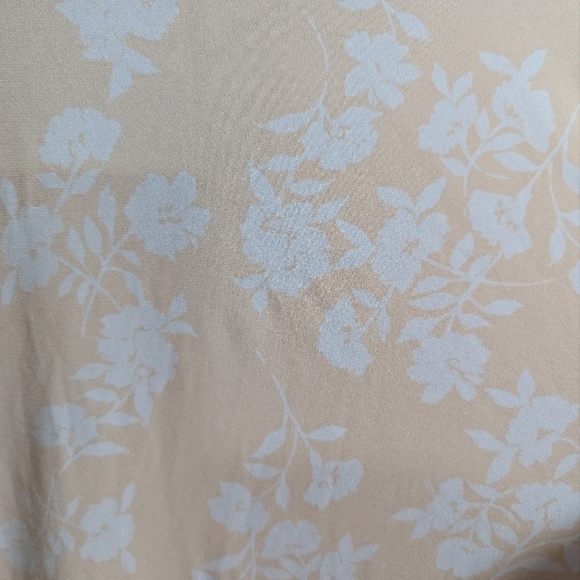 Liz Claiborne women's v neck blouse Small white floral faux wrap  w-193 - Picture 5 of 6